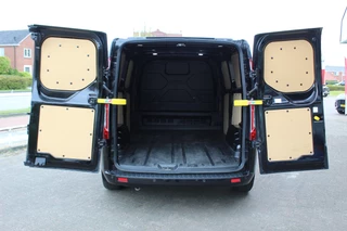 Ford Transit Custom Keurige nette en luxe Ford Transit Custom, slechts 47.000km !. Airco, schuifdeur li+re, LM wielen, stoel-, spiegel- en voorraamverw., side en lane assist, 3-zits, navigatie, telefoonvoorb., camera, pdc v+a, cruise cntrl etc. - afbeelding nr 29