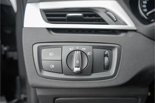 BMW X1 BMW X1 sDrive20i High Executive X-Line Camera Leer Head-Up - afbeelding nr 42