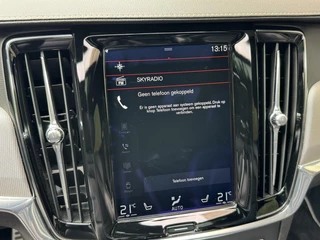 Volvo V90 Volvo V90 2.0 D3 R-Design Automaat | Panoramadak | Volleer | Camera met rondomzicht | Bowers&Wilkins | Adaptieve cruise control | Head-up Display | Apple CarPlay | LED | Parkeersensoren voor en achter - afbeelding nr 18