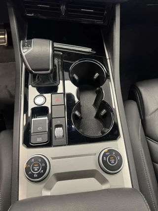 Volkswagen Touareg Volkswagen Touareg 3.0 TSi DSG R-Line 4Motion Navigatie-Pano-Elektr.Trekhaak-Achterasbesturing-Adapt.Cr.Contr-Carplay-Clima-Camera-Stoel/Stuurverwarming-Luchtvering-Headup - afbeelding nr 32