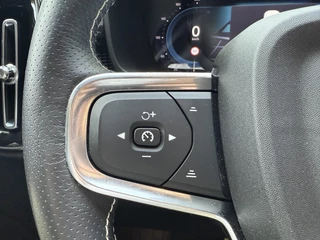Volvo XC40 Volvo XC40 Recharge P8 AWD R-Design | Panoramadak | Trekhaak | Stoel/stuurverwarming - afbeelding nr 19