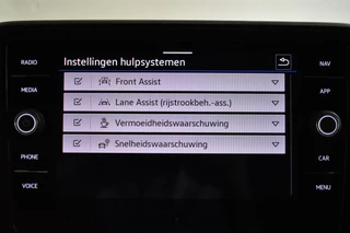 Volkswagen T-Roc Volkswagen T-Roc 1.0 TSI LIFE EDITION VIRTUAL/PDC/NAVI - afbeelding nr 36