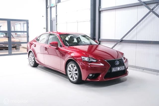 Lexus IS Lexus IS 300h Luxury Line | Dealer OH | Camera | Stoel + stuurwiel verwarming | Clima | LED | rijklaarprijs | - afbeelding nr 7