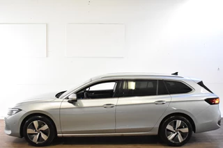 Volkswagen Passat Volkswagen Passat Variant 1.5 eTSI 150PK DSG BUSINESS ALCANTARA/360°CAMERA/TREKHAAK - afbeelding nr 6