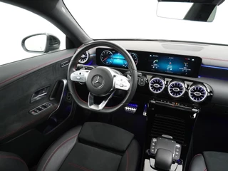 Mercedes-Benz CLA Mercedes-Benz CLA Shooting Brake 200 AMG // Panoramadak // Sfeerverlichting // Privacy Glas // 19