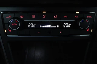 Volkswagen Polo Volkswagen Polo 2.0 TSI GTI (PANORAMADAK, STOELVERWARMING, ACHTERUITRIJCAMERA, AUTOMAAT, CRUISE ADAPTIEF, PARKEERSENSOREN) - afbeelding nr 19