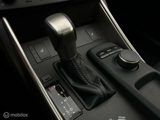 Lexus IS Lexus IS 300h 25th Edition | Org NL| Dealer Ondh| Schuifdak - afbeelding nr 26