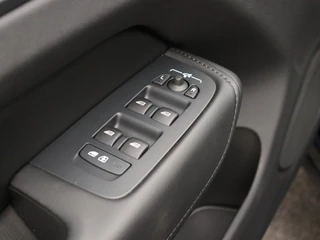 Volvo XC60 Volvo XC60 T8 PLUG-IN HYBRID LONG RANGE ULTIMATE DARK SCHUIFDAK 360GR CAM 2 - afbeelding nr 12