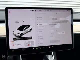 Tesla Model 3 Tesla Model 3 Standard RWD Plus 60 kWh Trekhaak Panoramadak Zwart Leder 18