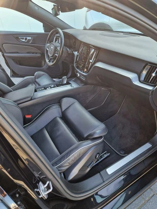 Volvo S60 Volvo S60 2.0 B3 R-Design AUTOMAAT,VOL LEDER,CLIMA,NAVI,CARPLAY,LED - afbeelding nr 21