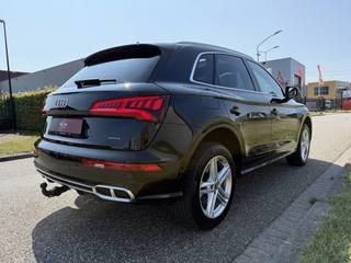 Audi Q5 Audi Q5 55 TFSI e quattro Competition 367PK S-Line PANO/LUCHTVERING/TREKHAAK/360CAMERA/MASSAGE/KEYLESS/MATRIX/VIRTUAL/CARPLAY/SFEER/19