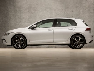 Volkswagen Golf (APPLE CARPLAY, VIRTUAL COCKPIT, GROOT NAVI, KEYLESS, SFEERVERLICHTING, SPORTSTOELEN, STOELVERWARMING, LED KOPLAMPEN, LANE ASSIST, NIEUWSTAAT) - afbeelding nr 2