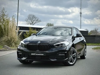BMW 1 Serie BMW 1-serie 116d High Executive Sport Automaat LED|AppleCarplay|M stuur - afbeelding nr 1