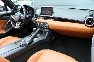 Fiat 124 Spider | Leder | Cruise control | Bose | Camera | Weinig KM! - afbeelding nr 6