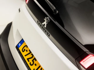 Peugeot 5008 Automaat (APPLE CARPLAY, GROOT NAVI, LEDER, STOELVERWARMING, SPORTSTOELEN, GETINT GLAS, TREKHAAK, CRUISE, LANE ASSIST, NIEUWE APK, NIEUWSTAAT) - afbeelding nr 30