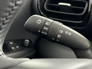 Toyota Yaris Toyota Yaris 1.5 Hybrid 115 Business | Parkeersensoren voor + achter | Stuurverwarming | Stoelverwarming - afbeelding nr 24