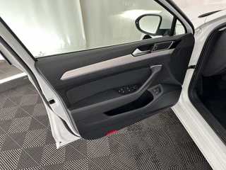 Volkswagen Passat Volkswagen Passat Variant 1.4 TSI GTE Highline Aut. *FULL-LED | ADAPTIVE-CRUISE | ERGONOMIC-SPORTSEATS | KEYLESS | NAVI-FULLMAP | ECC | PARKPILOT | HEATED-SEATS | SHIFT-PADDLES | AMBIENT-LIGHT | TOWBAR | 17''ALU* - afbeelding nr 21