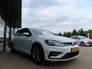 Volkswagen Golf Volkswagen Golf 1.5 TSI R-Line Ecc Navi Adapt Cruise 2x Pdc 2017 - afbeelding nr 3
