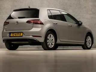 Volkswagen Golf Volkswagen Golf 1.0 TSI Sportline (APPLE CARPLAY, GROOT NAVI, CLIMATE, STOELVERWARMING, DYNAMISCHE KNIPPERLICHTEN, MASSAGE, ALCANTARA, ADAPTIVE CRUISE, PARKEERSENSOREN, GETINT GLAS, LM VELGEN, NIEUWSTAAT) - afbeelding nr 5
