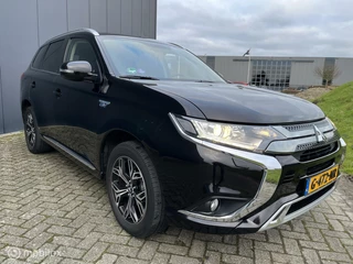 Mitsubishi Outlander Mitsubishi Outlander 2.4 PHEV Pure 18