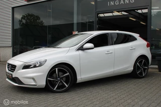 Volvo V40 Volvo V40 2.0 T2 R-Design/Navi/Tel/Pdc/Trekhaak/ - afbeelding nr 3