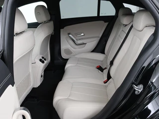 Mercedes-Benz CLA Mercedes-Benz CLA-klasse Shooting Brake 180 Luxury Line | Camera | Leder |  Sfeerverlichting | Stoelverwarming | Adaptive cruise | Navigatie | LED - afbeelding nr 7