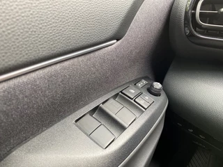 Toyota Yaris Cross Toyota Yaris Cross 1.5 HYBRID EXECUTIVE AUTOMAAT / NAVI / CAMERA / CARPLAY - afbeelding nr 16