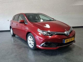 Toyota Auris Toyota Auris 1.8 Hybrid Volcano / Pano / Afn. Trekhaak - afbeelding nr 3