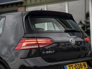 Volkswagen e-Golf Volkswagen e-Golf 136pk | Navi Discover Pro | Warmtepomp | LED koplampen | Apple Carplay & Android Auto | Stoelverwarming - afbeelding nr 34