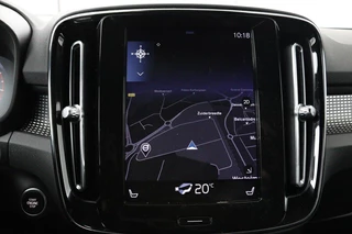 Volvo XC40 Volvo XC40 1.5 T3 R-Design | Stoel & stuurverwarming |  Trekhaak | Camera | Navigatie | Achterbankverwarming | Leder/Alcantara | Full LED - afbeelding nr 18