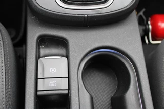 Hyundai Kona Hyundai Kona 1.6 GDI HEV Premium Sky Full Option! + Trekhaak 