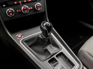 SEAT Leon (APPLE CARPLAY, NAVIGATIE, CLIMATE, KEYLESS START, GETINT GLAS, SPORTSTOELEN, ARMSTEUN, PARKEERSENSOREN, CRUISE, LM VELGEN, NIEUWE APK, NIEUWSTAAT) - afbeelding nr 10