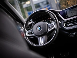 BMW 1 Serie BMW 1-serie M135i xDrive High Executive|PANO|MAXTON|19'' - afbeelding nr 29