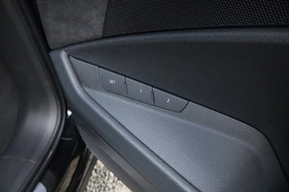 Audi e-tron Audi e-tron e-tron 55 q. adv. I Geen Import I Schuifdak I Stoelverwarming - afbeelding nr 19