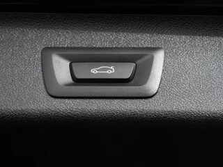 BMW 5 Serie BMW 5-serie Touring 530e M Sport PHEV AUTOMAAT 292PK Climate control Adaptieve cruise control Keyless Parkeersensoren Achteruitrijcamera Panoramadak LED Verwarmde voorstoelen Trekhaak Apple Carplay/ Android Auto - afbeelding nr 38