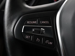 BMW 1 Serie BMW 1-serie 118i Business Edition | Luxury Line |  Panoramadak | Leder | Stoel & stuurverwarming | Camera | Carplay | Full LED | Live Cockpit | Navigatie | HiFi System | Parkeerhulp | Climate control - afbeelding nr 14