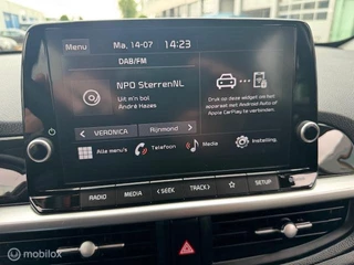 Kia Picanto Kia Picanto 1.0 67pk Automaat  Stoel en Stuur verwarming ,  Navigatie / Apple carplay  / Android auto , Achteruit camera , Bluetooth , Priveglas , Chrome handgrepen , Sport Velgen ,  9.500km !! - afbeelding nr 28