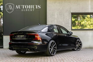 Volvo S60 Volvo S60 2.0 Recharge T6 AWD Heico Ultimate Dark 21'' ACC - afbeelding nr 2