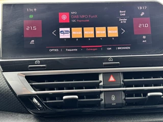 Citroën C4 Citroen C4 1.2 PureTech Shine Cruise control Parkeersensoren plus camera Carplay Stoelverwarming - afbeelding nr 32