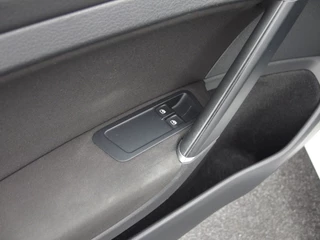 Volkswagen Golf CAMERA / NAVI / CLIMA / PDC / BLUETOOTH / CRUISE / DAB+ / NL-AUTO - afbeelding nr 28