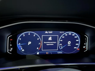 Volkswagen T-Roc Volkswagen T-ROC 1.5 TSI R-Line Business *Keyless*Elec.achterklep*Camera*Winterpack* - afbeelding nr 18
