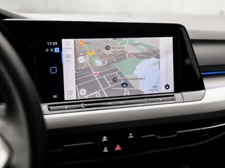 Volkswagen Golf Automaat (APPLE CARPLAY, GROOT NAVI, SFEERVERLICHTING, SPORTSTOELEN, DAB+, ADAPTIVE CRUISE, PARKEERSENSOREN, NIEUWE APK, NIEUWSTAAT) - afbeelding nr 8