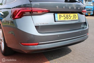 Škoda Octavia Skoda Octavia Combi 1.0 TSI Business Edition Plus, Stuur + stoel verwarming, Memory seats, Digitaal dashboard, Elektrische kofferbak, Head up display, Dodehoek detectie, Clima, App connect, Cruise, Navi. - afbeelding nr 19