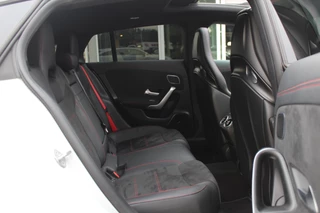 Mercedes-Benz CLA Mercedes-Benz CLA Shooting Brake AMG 45 S 4MATIC+ Premium Plus / Panoramadak / 360Camera / Sportuitlaat / Schaalstoelen / Burmester / DAB / Dodehoek / Matrix LED / Memory seats / Navigatie - afbeelding nr 12