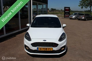 Ford Fiesta Ford Fiesta 1.5 EcoBoost ST-3 Full-Led/Recaro/Apple-Carplay - afbeelding nr 2