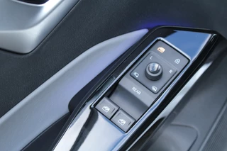 Volkswagen ID.3 Panoramadak Clima Cruise Navi Camera Stoelverwarming LMV - afbeelding nr 18