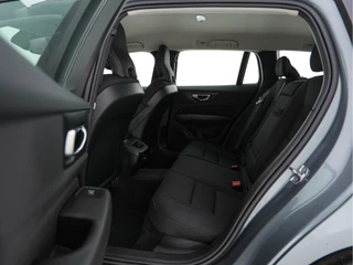 Volvo V60 Volvo V60 2.0 T4 Aut. *FULL-LED | DIGI-COCKPIT | NAVI-FULLMAP | ECC | CRUISE | COMFORT-SEATS | LANE-ASSIST | CARPLAY | 18