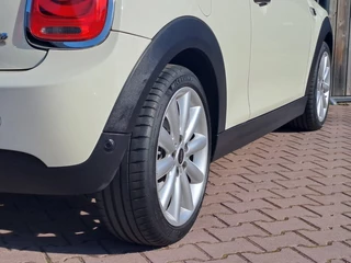 MINI Cooper | Automaat | LED | Airco | Cruise | Navi | PDC | LMV | - afbeelding nr 37