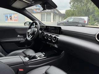Mercedes-Benz A-Klasse Mercedes-Benz A-klasse 180 Aut. Luxury M-BUX | LED | Navi | Camera | Carplay | - afbeelding nr 12