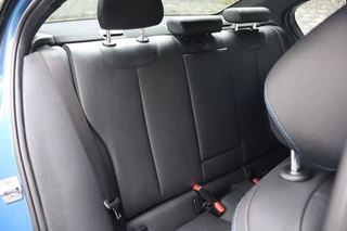 BMW 3 Serie BMW 3 Serie 320i MSp. Exec. I Geen Import I M Pakket I Leder I Navi I Stoelv - afbeelding nr 11